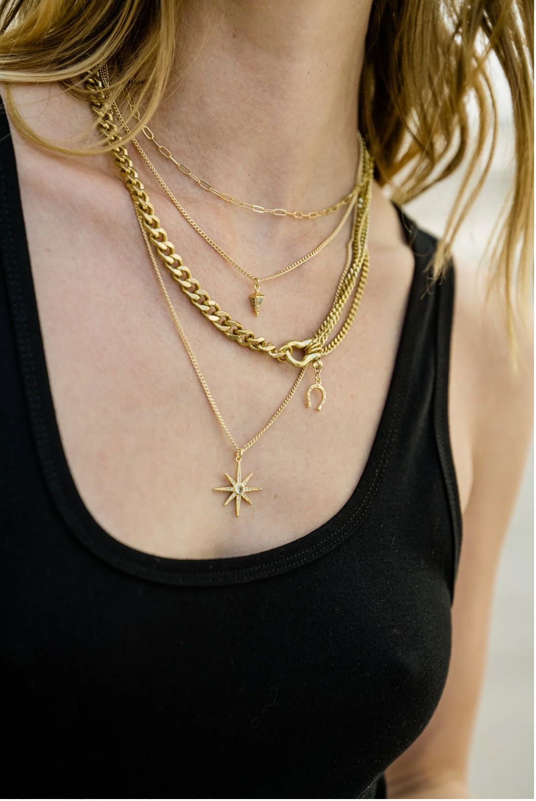 PAVÉ SPUR NECKLACE