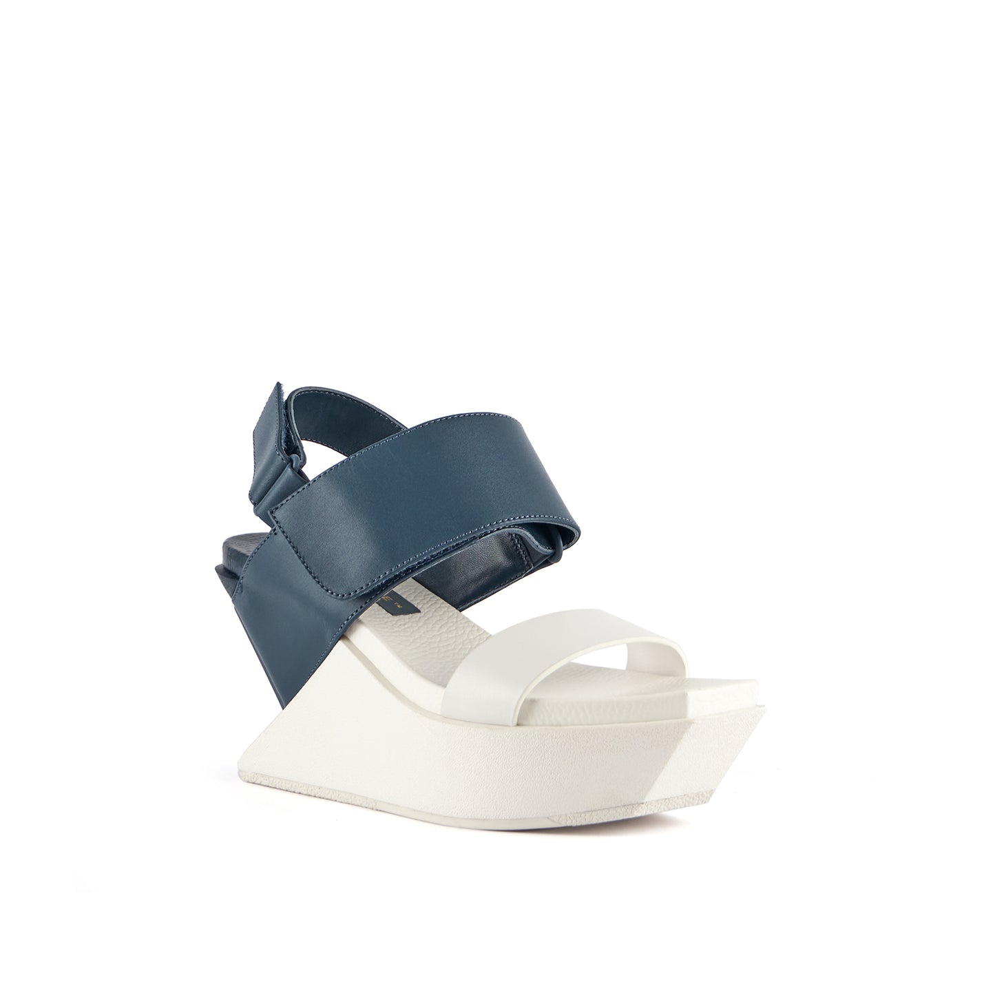 DELTA WEDGE SANDAL